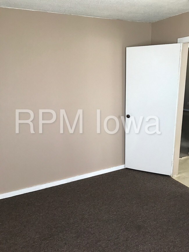 Building Photo - 4920 NW 51st St