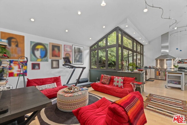 Building Photo - 354 14th St