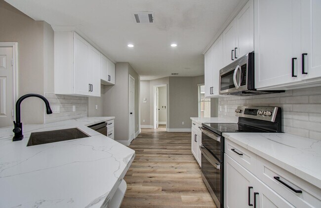 Building Photo - 5238 Timber Quail Dr