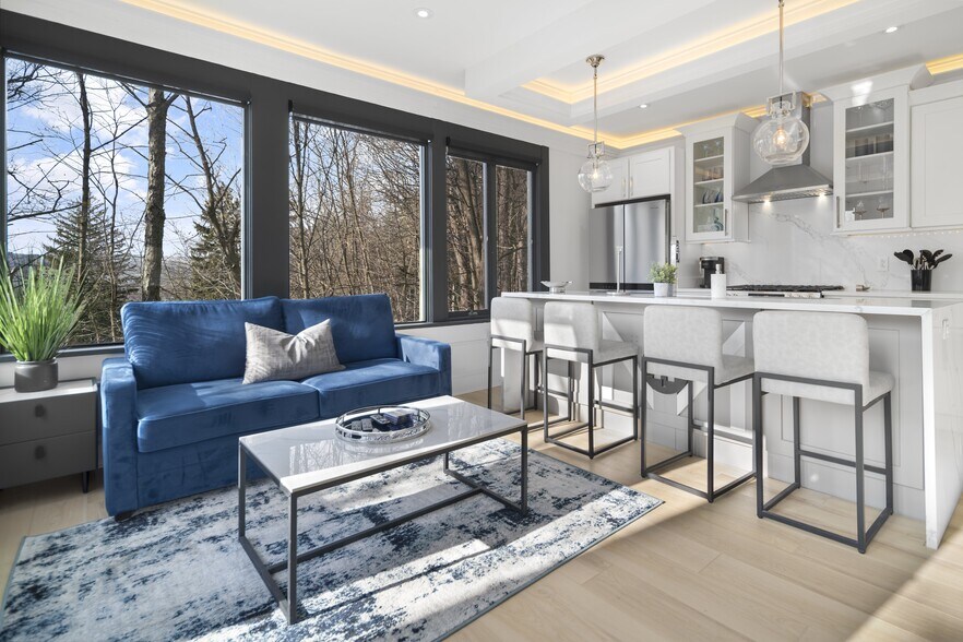 Penthouse 2 Bedroom - 504 Stewart Ave