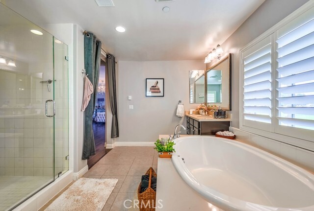 Building Photo - 6850 Lucite Dr