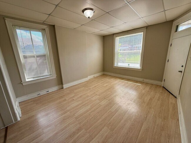 Building Photo - 2826 Nebraska Ave