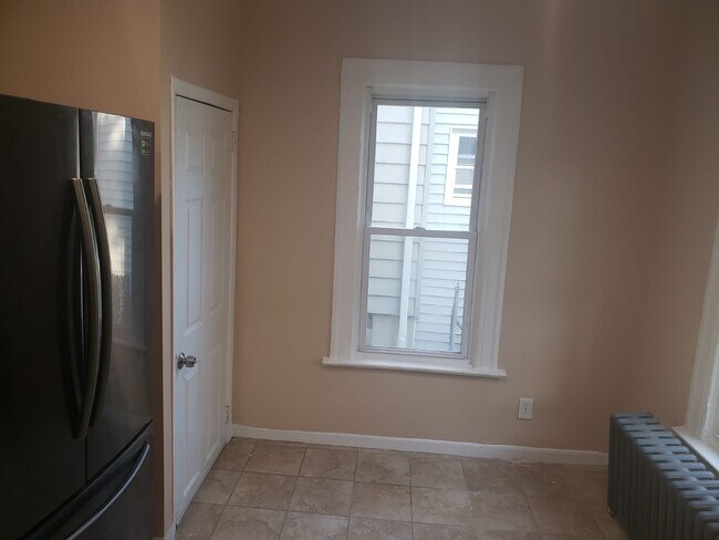 Building Photo - 137 Central Ave