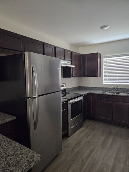 Building Photo - 64 Walnut Rd