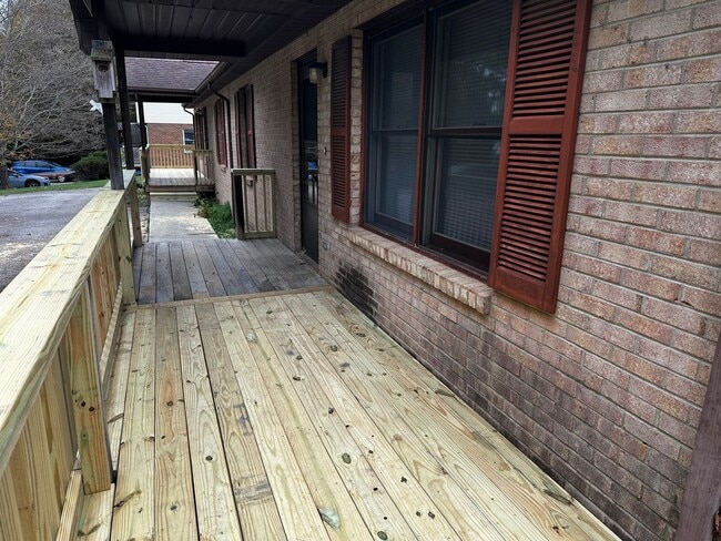 Building Photo - Fully Updated Duplex in Blacksburg