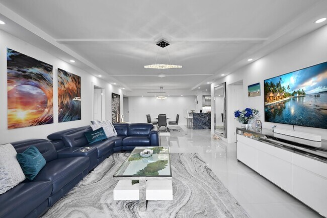Building Photo - 2860 S Ocean Blvd