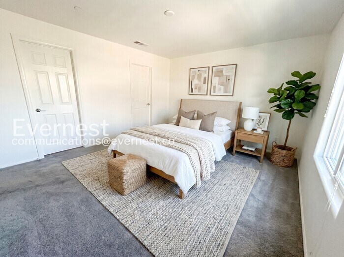Building Photo - 639 Sedum Ave.