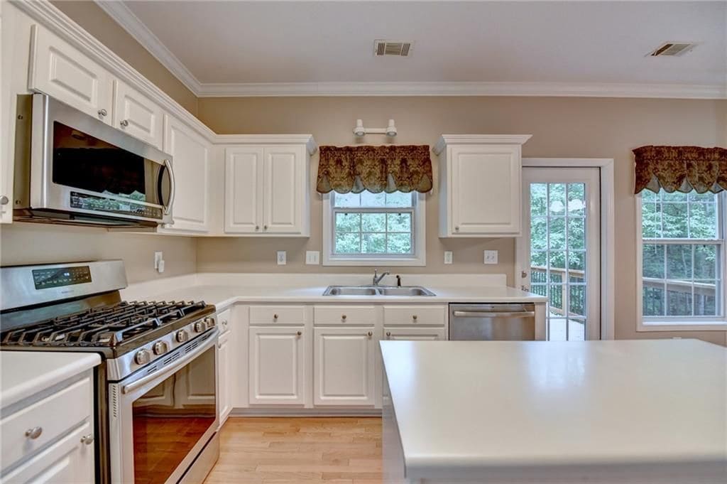 Building Photo - 2172 Woodbriar Dr