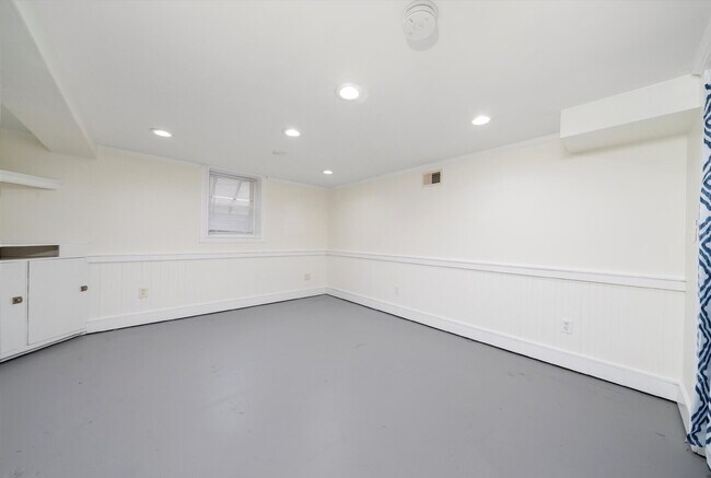 Building Photo - Updated 5-Bedroom, 2-Bath Home Across from the Park