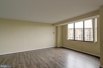 Building Photo - 5225 Pooks Hill Rd