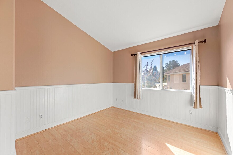 Small bedroom - 7224 Imbach Place