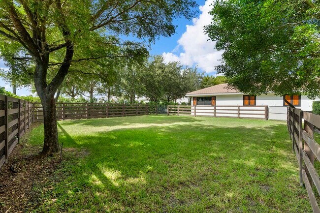 Building Photo - 14492 Equestrian Way
