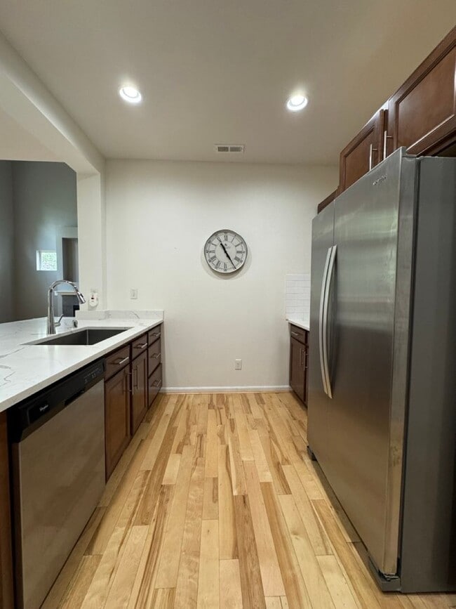 Building Photo - Spacious 3BD/2.5BTH Home w/ Modern Upgrade...