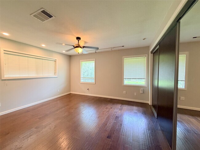 Building Photo - 5019 Yarwell Dr