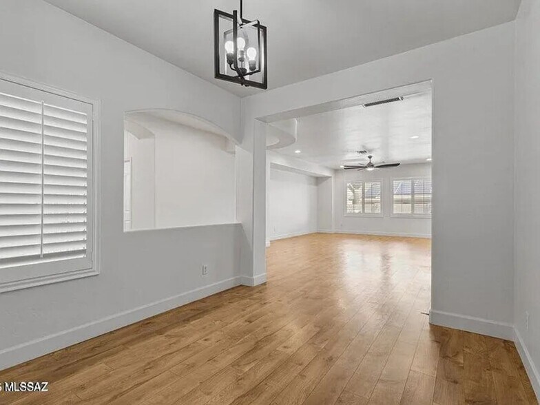 Building Photo - 15205 S Avenida Rancho Sereno