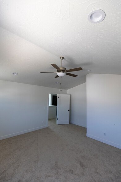 Building Photo - 4514 E Silver Moon Dr