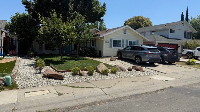 Primary Photo - 2940 Candido Dr