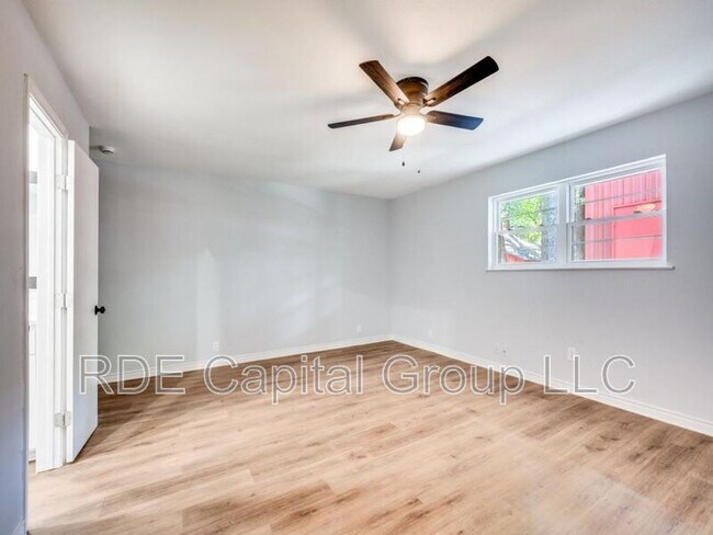 Building Photo - 1108 Wade Dr