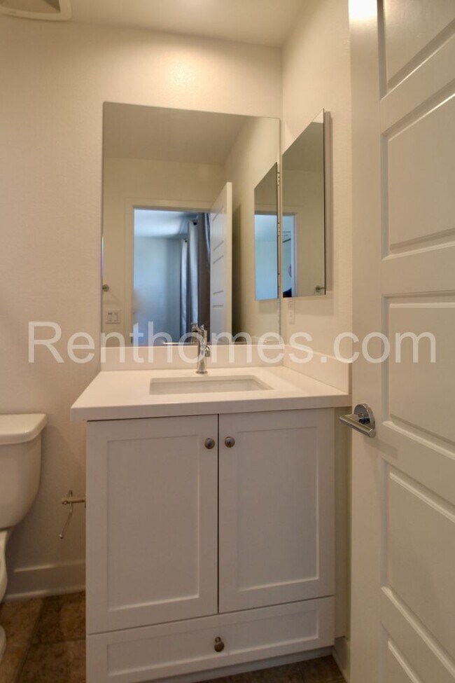 Building Photo - 1716 Discovery Falls Dr