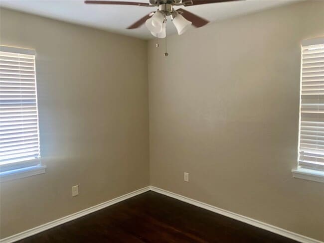 Building Photo - 1211 Stone Dr