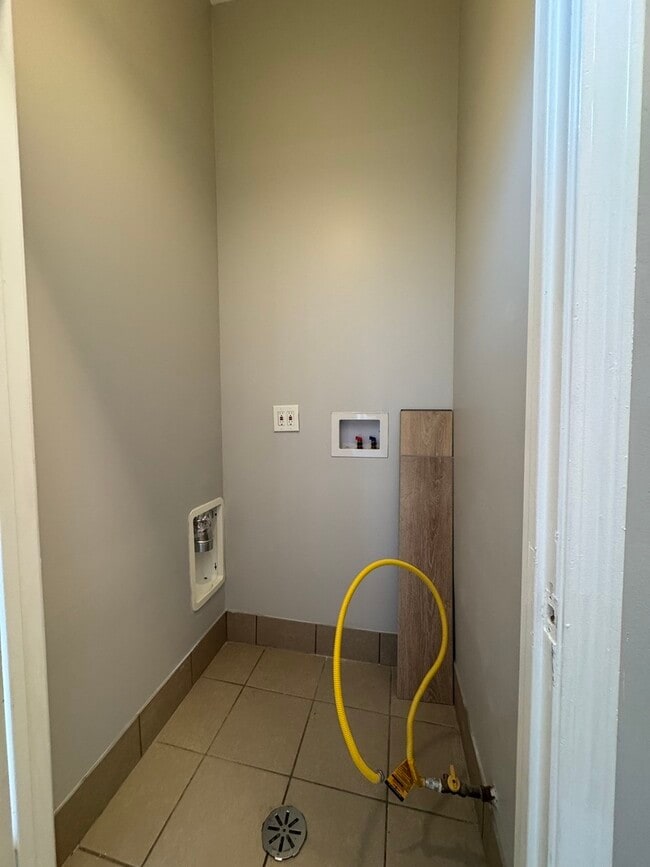 Building Photo - 1826 S Kedzie Ave