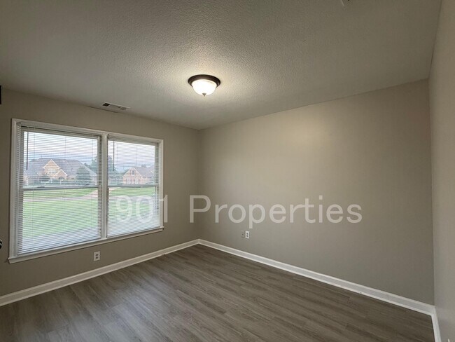 Building Photo - 3777 Pavilion Cir