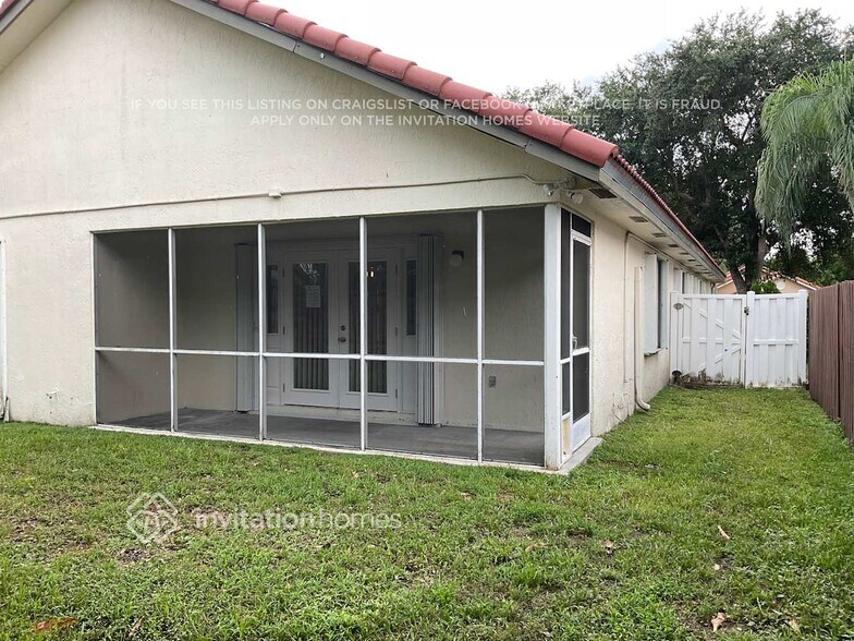 Building Photo - 12615 SW 7th Pl