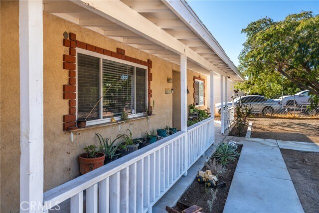 Building Photo - 9909 Redwood Ave