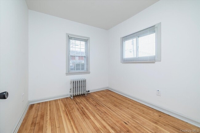 Building Photo - 21 Twin Lawns Ave