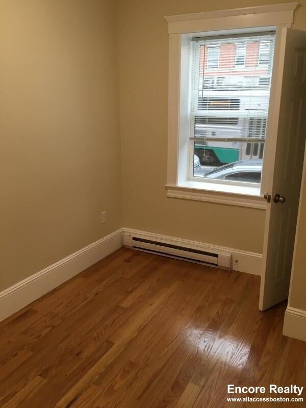 Building Photo - 887 Huntington Ave