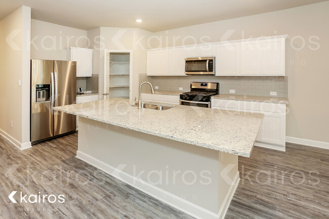 Building Photo - 6727 Tiger Pointe Dr.