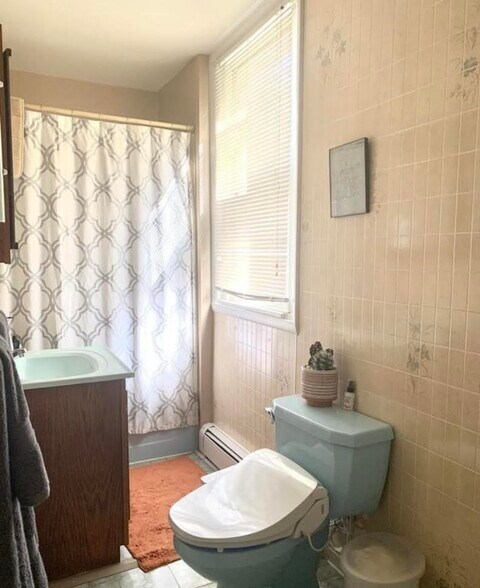 Building Photo - 80 W La Crosse Ave