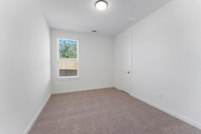 Building Photo - 26383 Golden Pass Lp