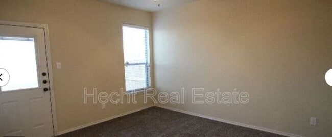 Building Photo - 526 Creekside Cir