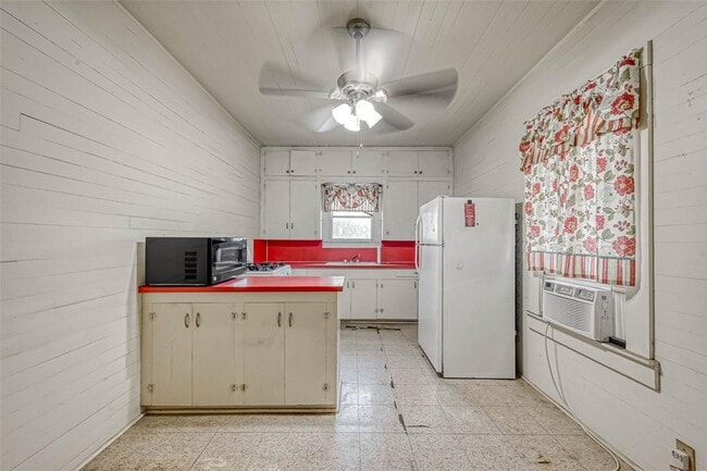 Building Photo - 6143 Kamas Ln