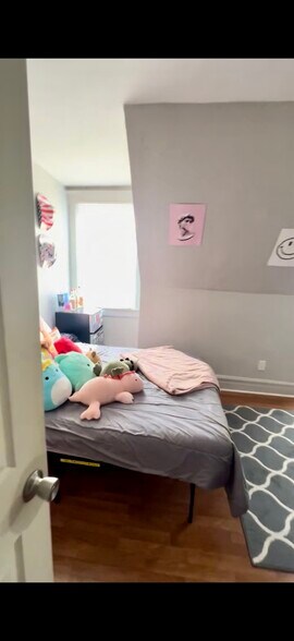 Building Photo - 77 2nd St