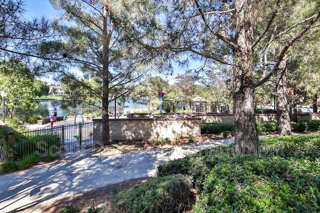 Building Photo - 28814 S Lake Dr