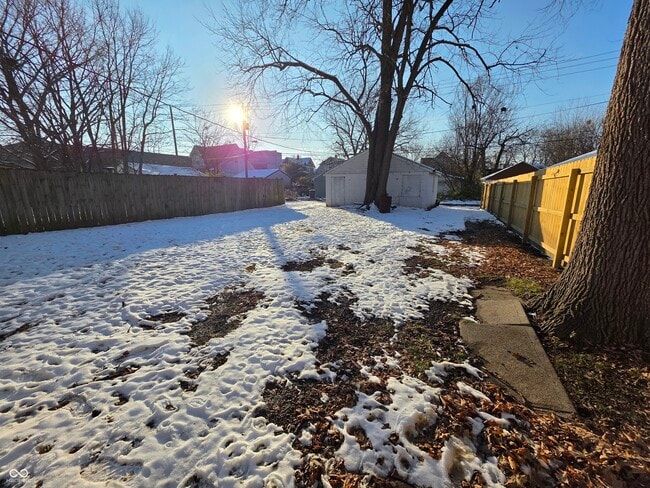 Building Photo - 1116 N Dearborn St