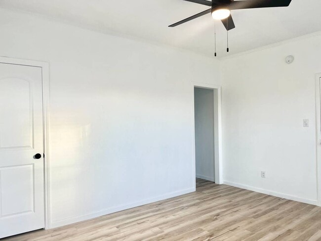 Building Photo - 3977 Rhoda Dr