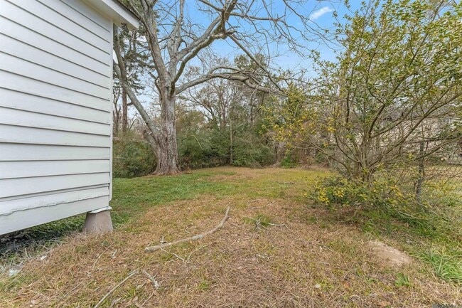 Building Photo - 4433 Sherwood St