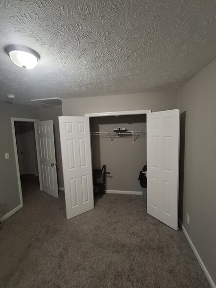 Building Photo - 804 Zadock Dr
