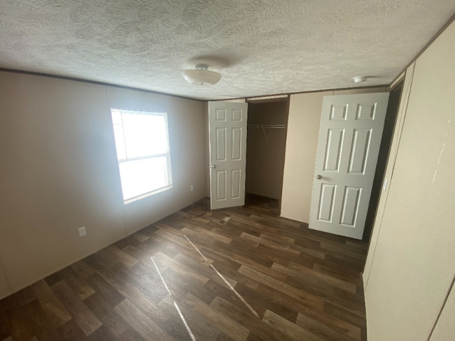 Building Photo - 604 Alexander Rd