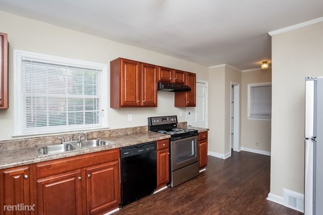 Building Photo - 3 br, 2 bath House - 1747 CASCADE Terrace