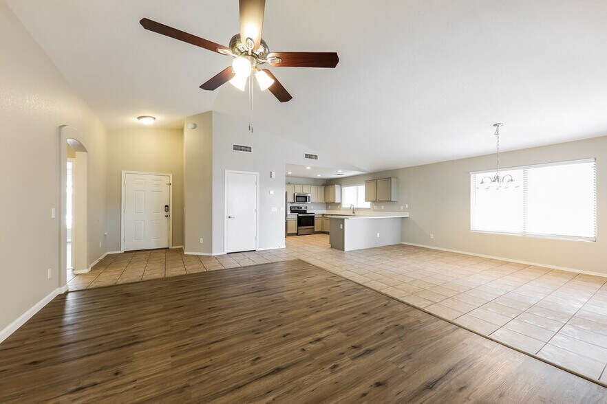 Building Photo - 13331 W Boca Raton Rd