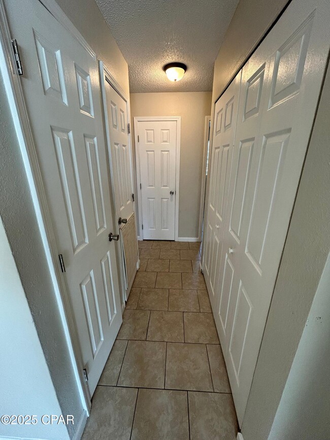 Building Photo - 3914 E 11th St