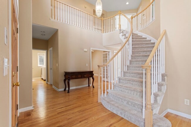 Building Photo - Executive Rock Creek Home - 5BD/4.5BA - Close to trails and so much more!