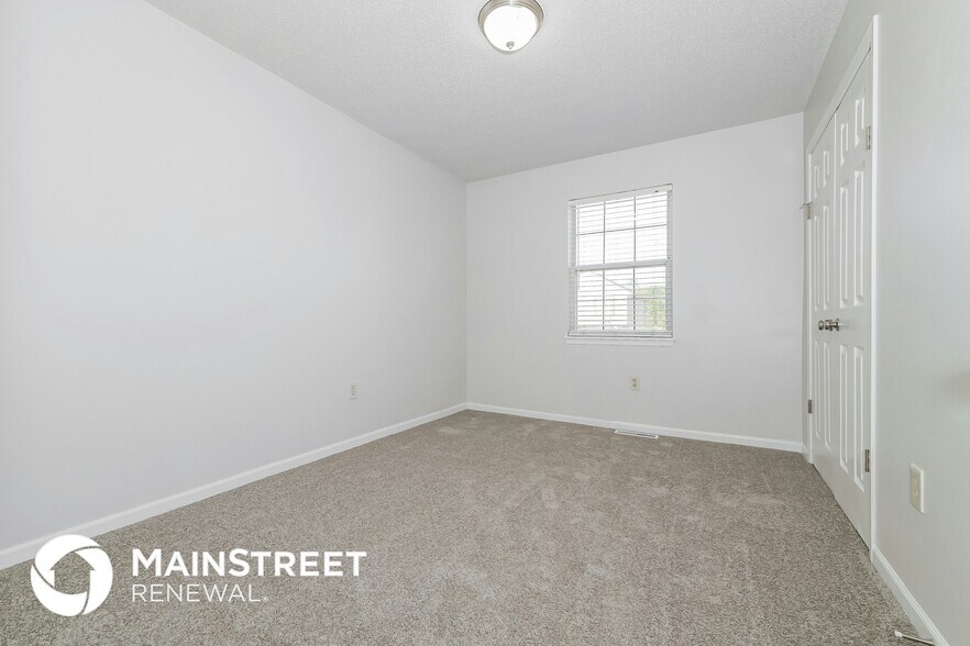 Building Photo - 421 SW Hamilton Ln