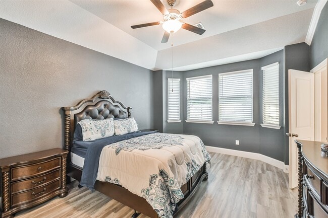 Building Photo - 22095 Volante Dr