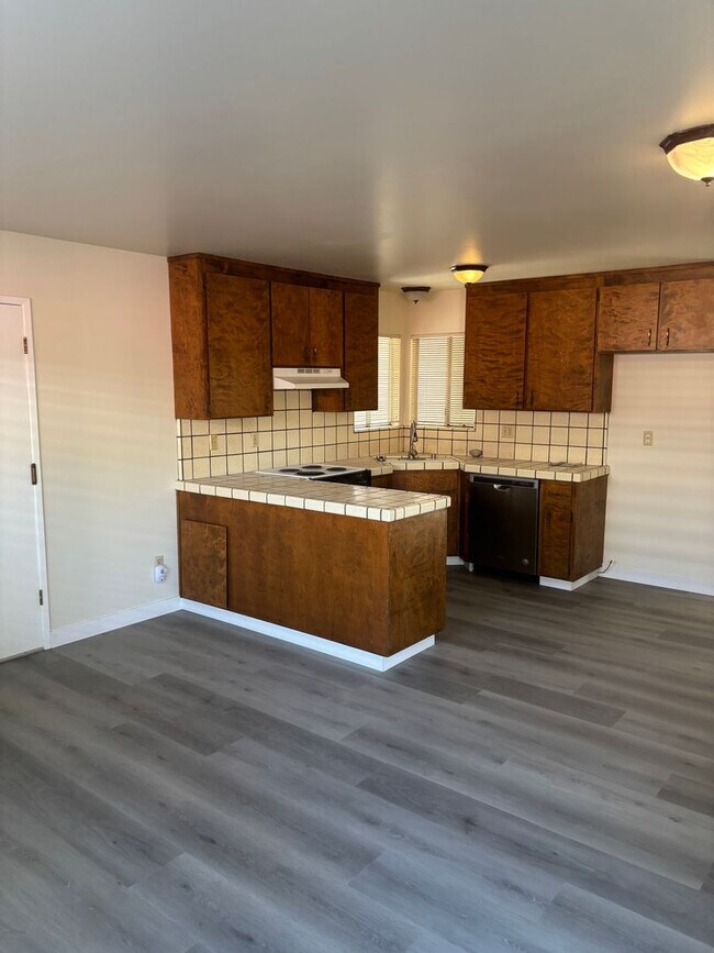 Building Photo - 3 bed 2 bath house on the westside Santa Cruz