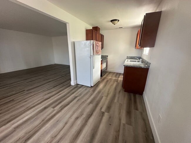 Building Photo - 1948 Country Club Ct